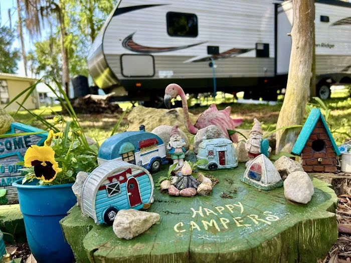 Inglis Lakeside RV Park Picture 9