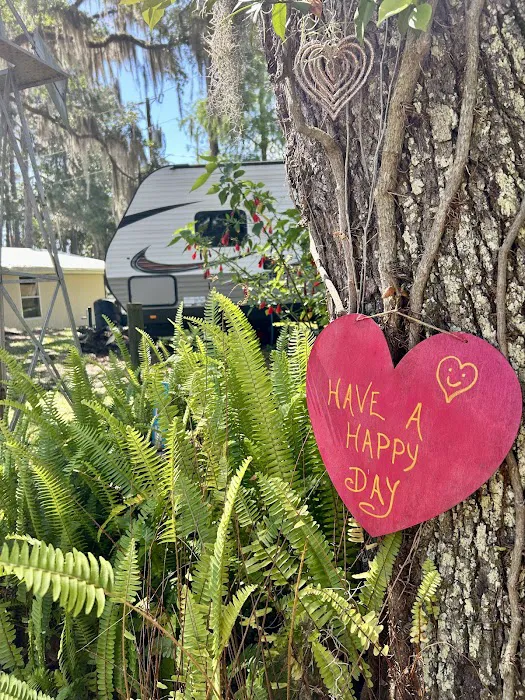Inglis Lakeside RV Park Picture 10
