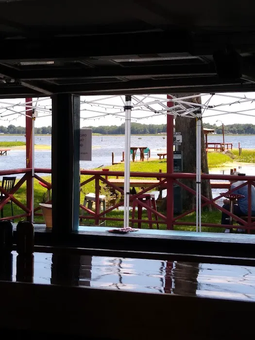 Emerald Cove RV Resort and The Buoy Bar Picture 4