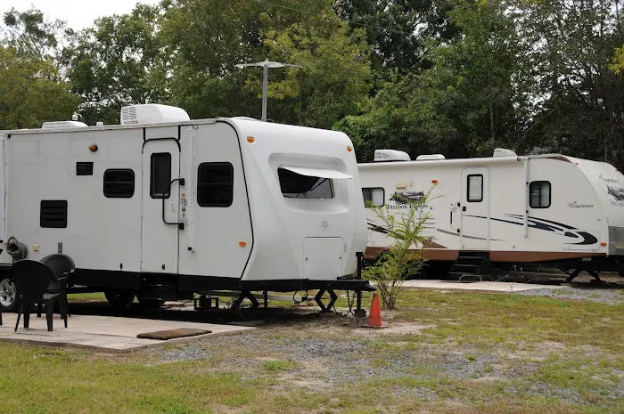Thompson Mill RV Park Picture 3