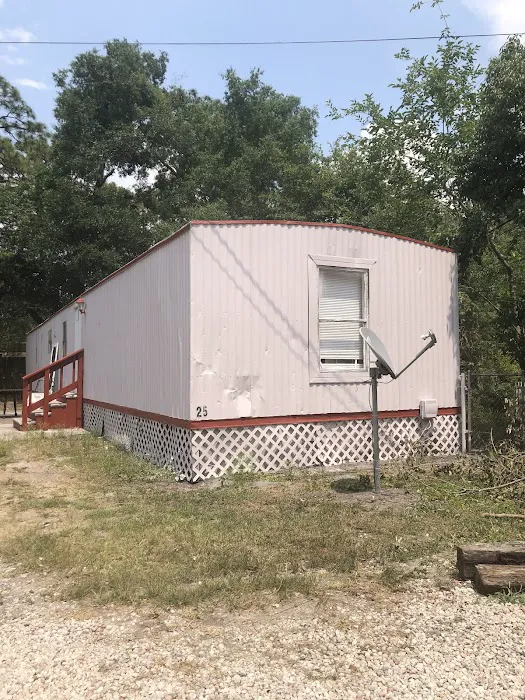 Hampton Oaks Mobile Home Park Picture 4