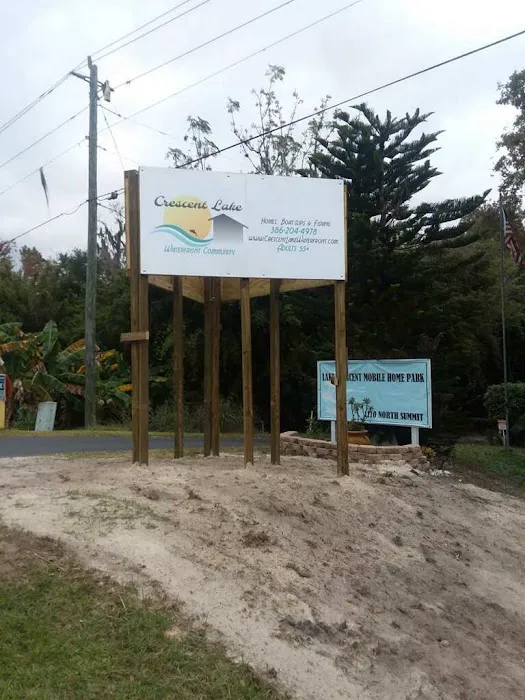 Crescent Lake Waterfront Community Picture 3