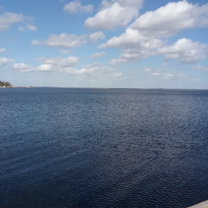 Crescent Lake Waterfront Community Picture 9