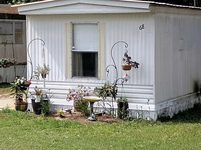 Suburban MH & RV Park Picture 1