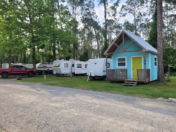 Ben's Hitching Post Campground Picture 10