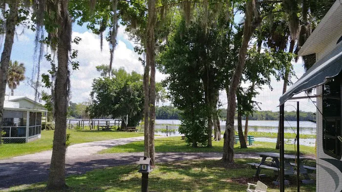 Fish Tales RV Resort Picture 6