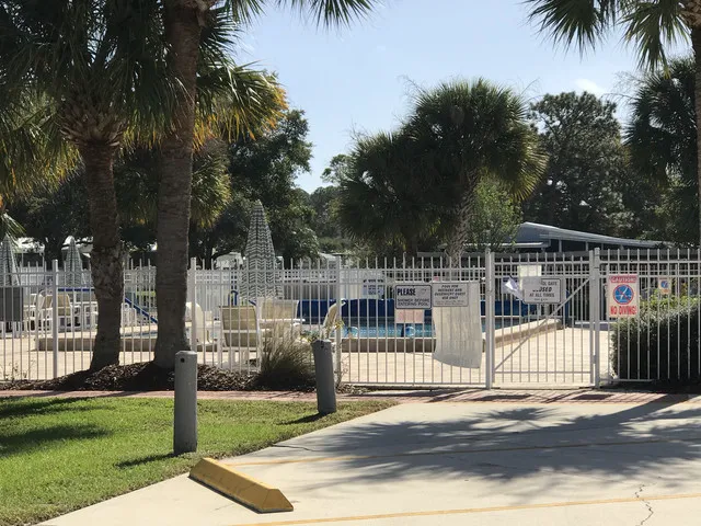 Moultrie Oaks Community Picture 4