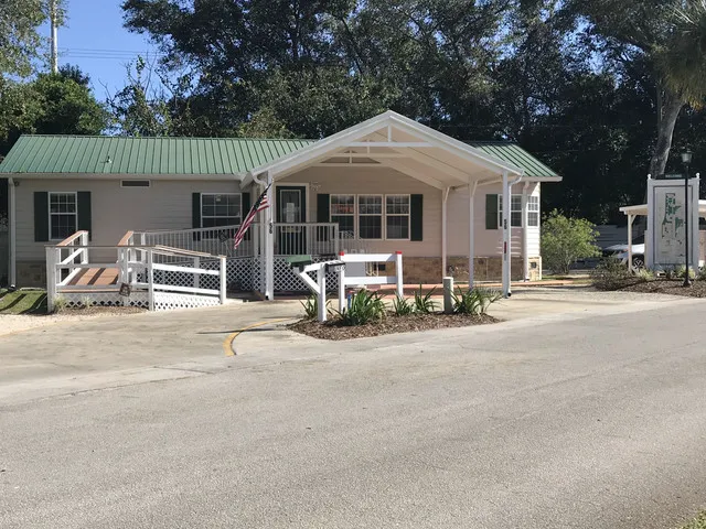 Moultrie Oaks Community Picture 3