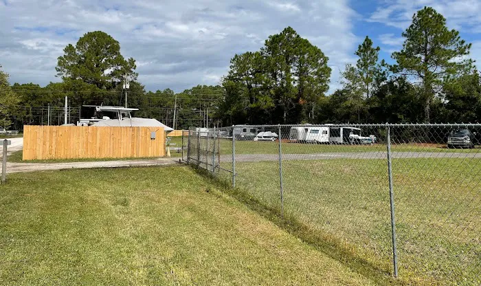 Smiling Gator RV Park and Storage Picture 4
