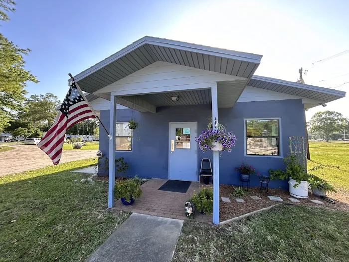 Smiling Gator RV Park and Storage Picture 6