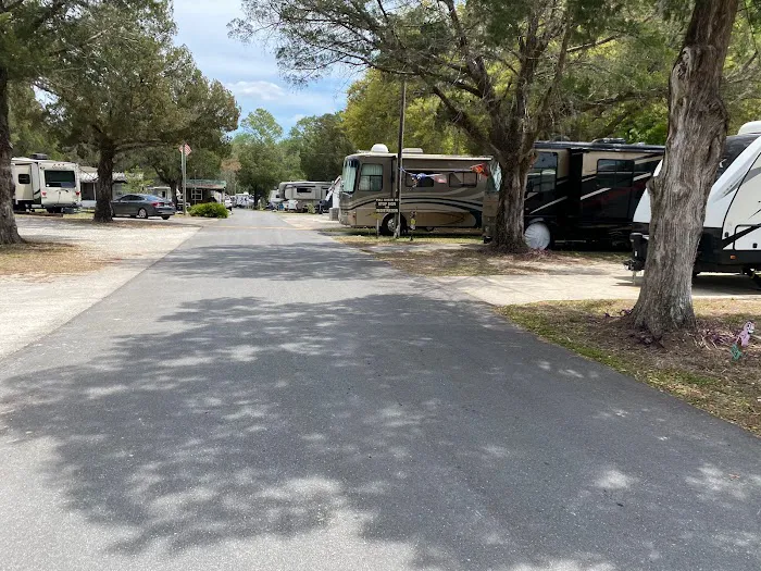 Cedar Breeze RV Park Picture 5