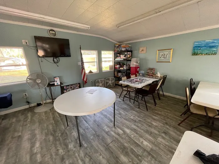 Cedar Breeze RV Park Picture 8