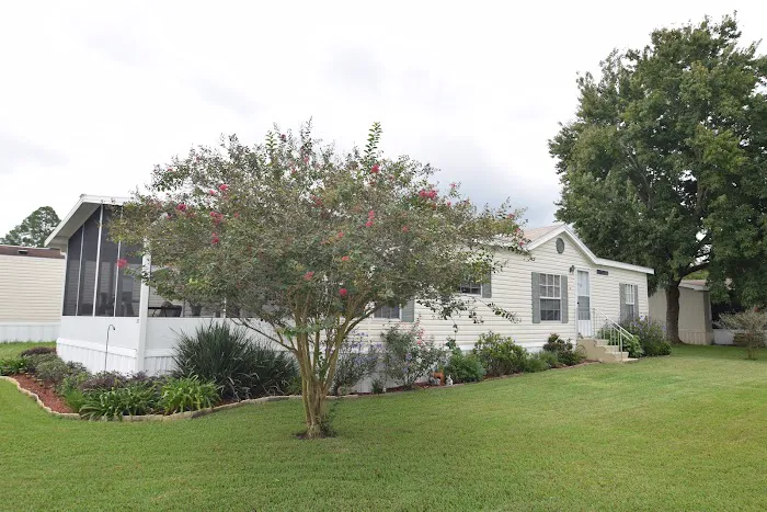 Teakwood Mobile Home Park Picture 2