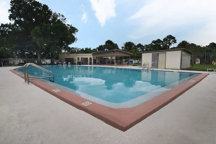 Teakwood Mobile Home Park Picture 3