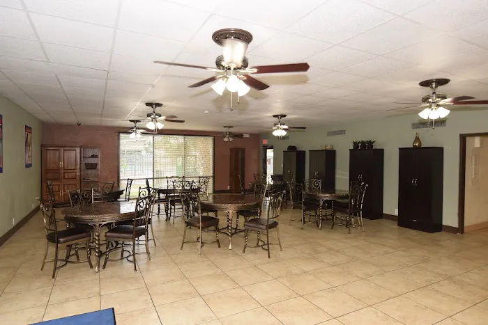 Teakwood Mobile Home Park Picture 4