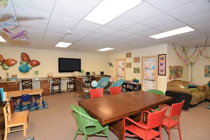 Teakwood Mobile Home Park Picture 5