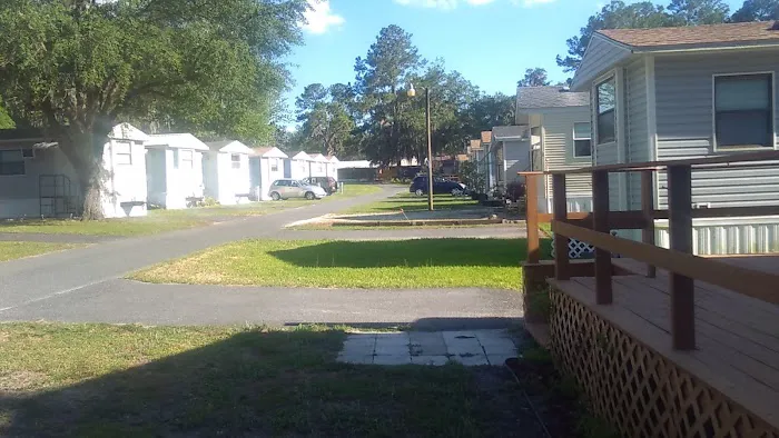Golden Pond Village Picture 1