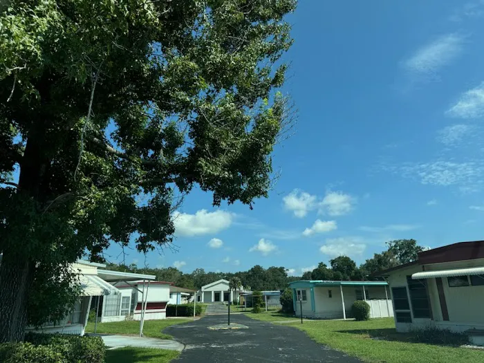 Par 1 Mobile Home Park Picture 1