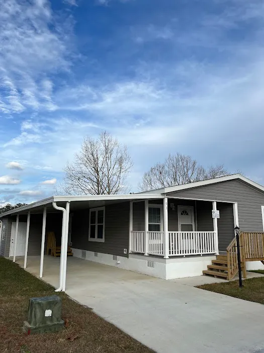 Smith Lake Shores Village Picture 4
