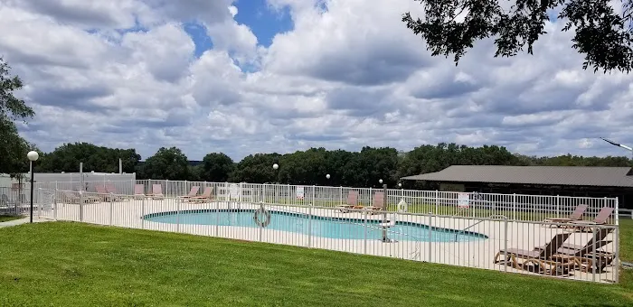 Grand Oaks RV Resort Picture 2