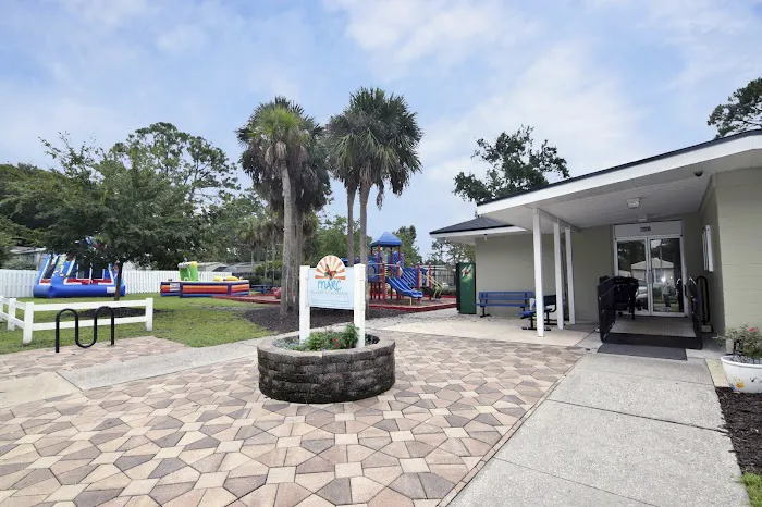 Portside at the Beaches Manufactured Home Community Picture 9