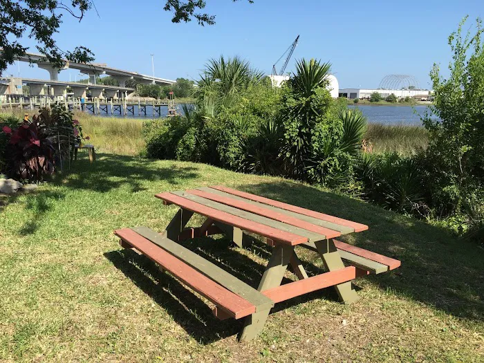 Riverfront RV Park & Marina Picture 2