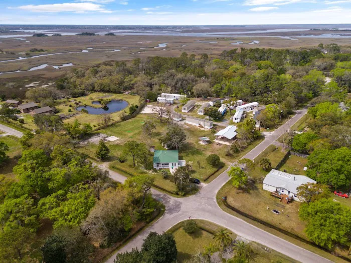 Amelia Island Mobile Home Park Picture 2