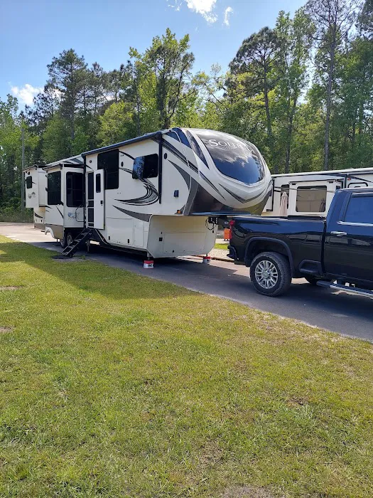 Huck's RV Park Picture 3