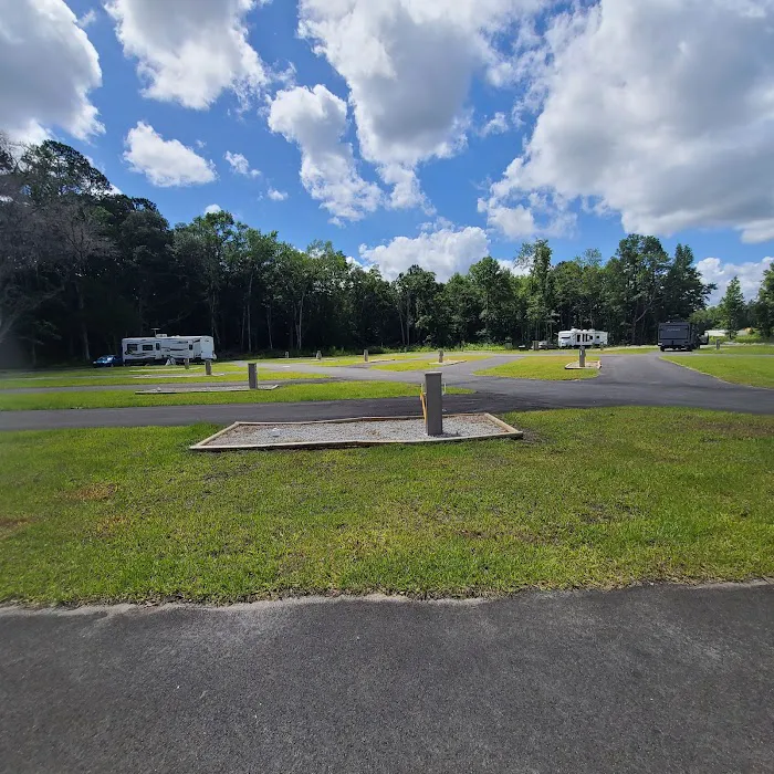 Huck's RV Park Picture 6