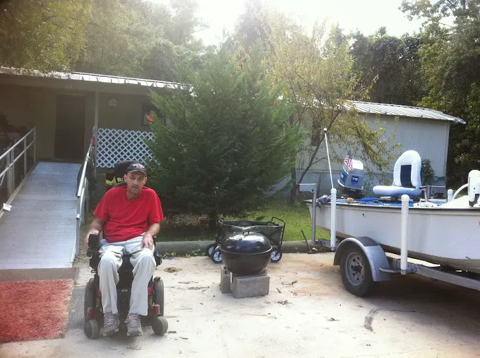 River Oaks Mobile Home Park Picture 6