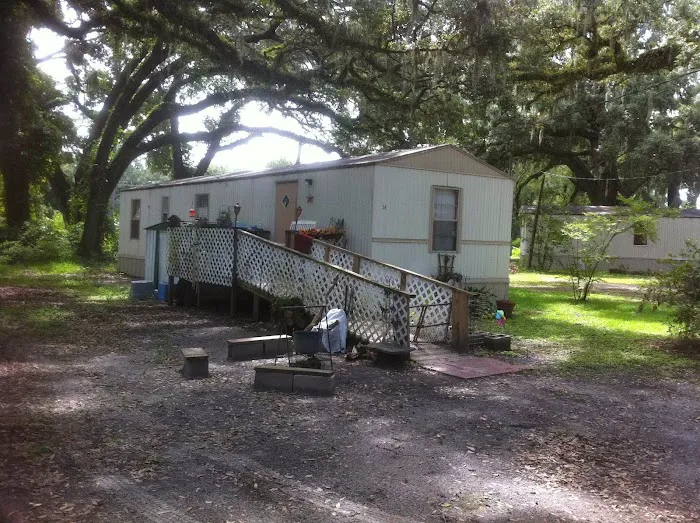 River Oaks Mobile Home Park Picture 9