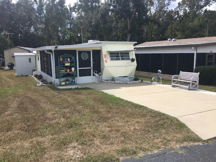 Midway Manor RV Park(55+) Picture 6