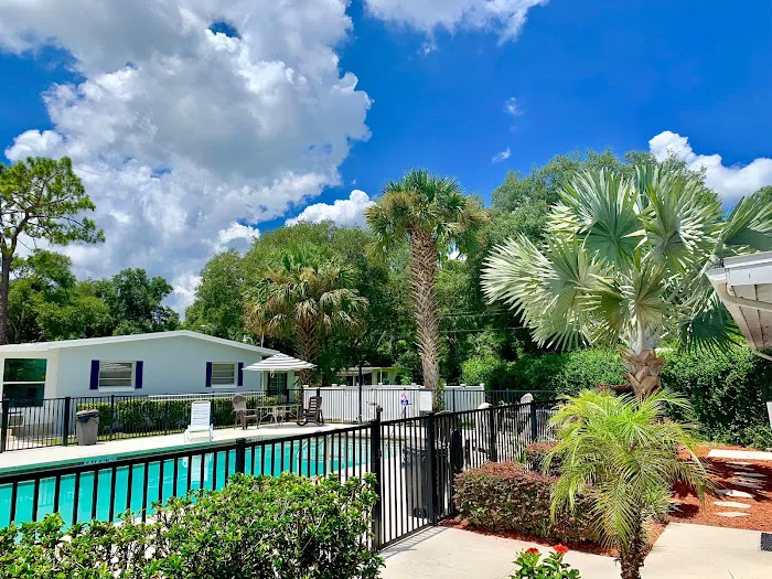 Land O' Lakes Mobile Home Community Picture 2
