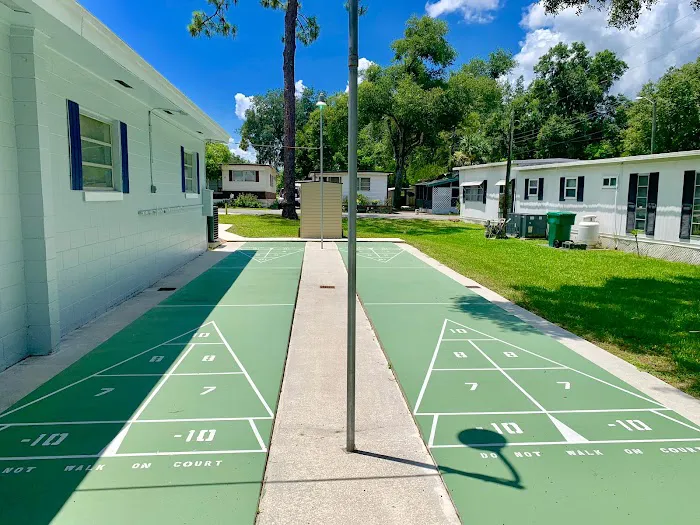 Land O' Lakes Mobile Home Community Picture 4