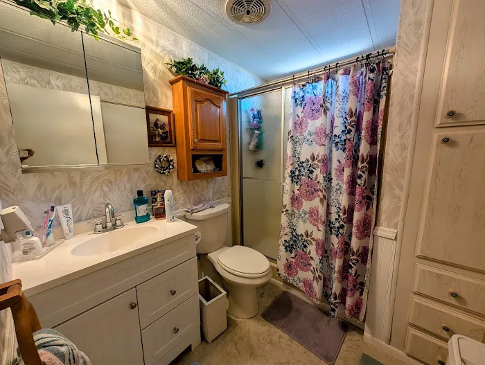 Lady Lake Mobile Home Park Picture 1