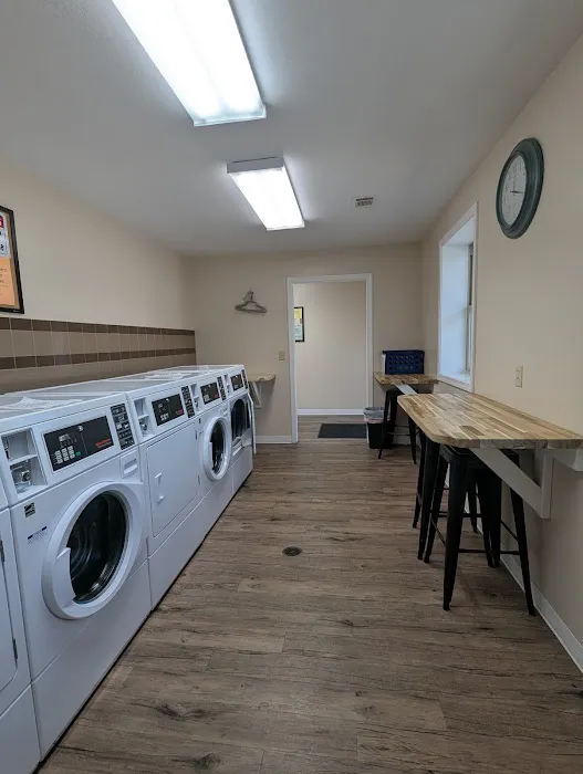 Nature's Market and RV Park Picture 4