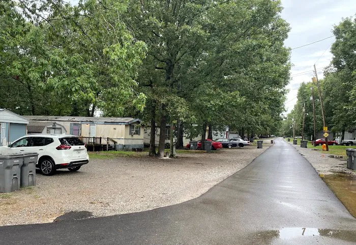 South Court Mobile Home Park Picture 6