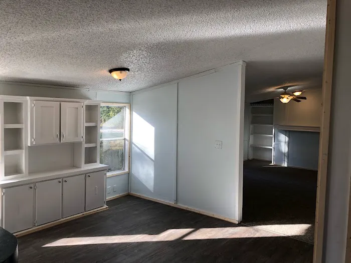 South Court Mobile Home Park Picture 8