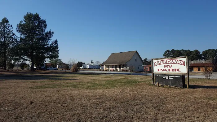 Rustic Pines RV Park Picture 7