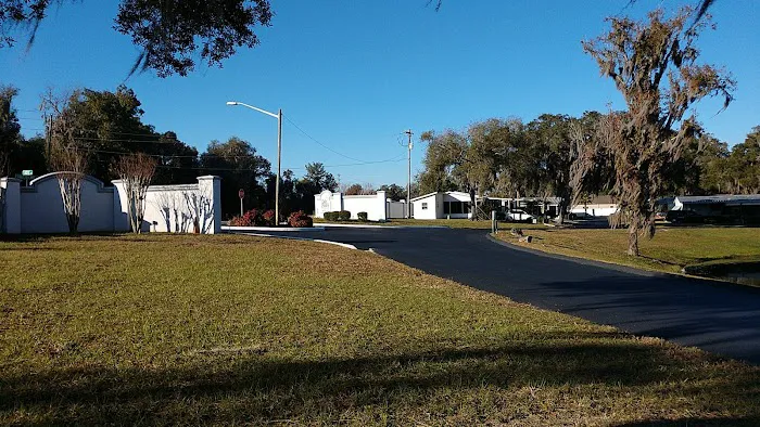 Oak Pond Mobile Home Park Picture 2