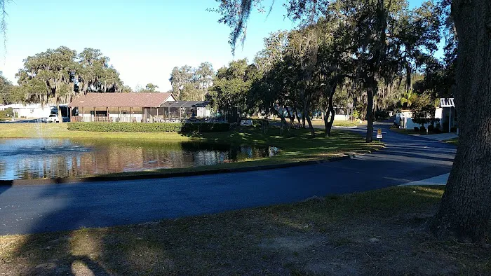 Oak Pond Mobile Home Park Picture 4