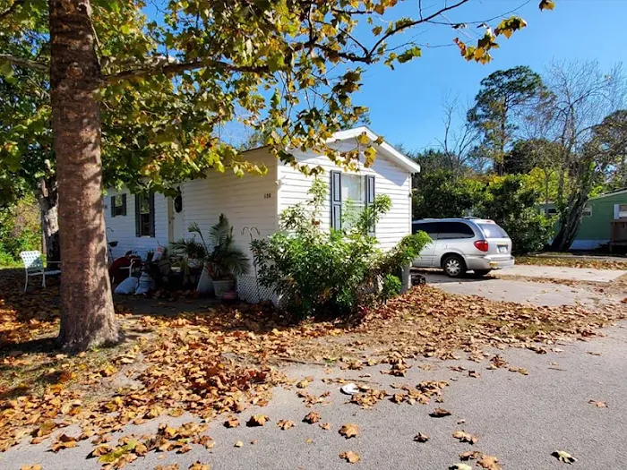 Pinewood Manufactured Home Community | Ormond Beach Picture 3
