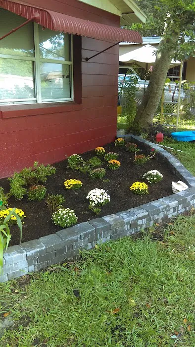 Riley's Mobile Home Park Picture 5