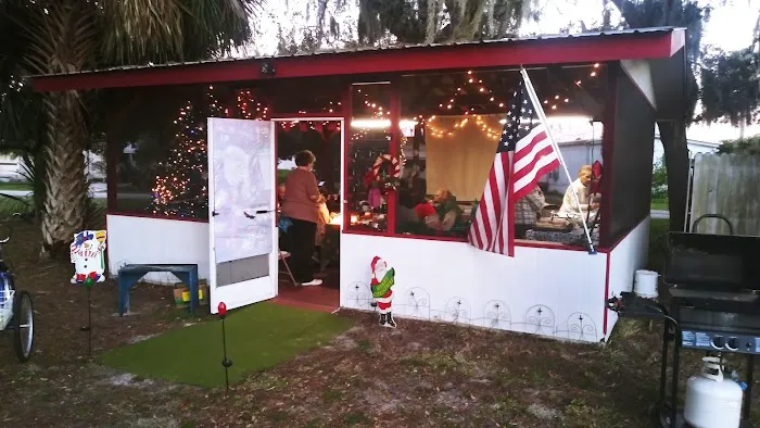 Three Palms Mobile Home Park Picture 4