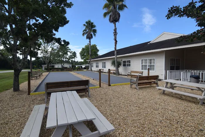 Country Village Manufactured Home Community Picture 3