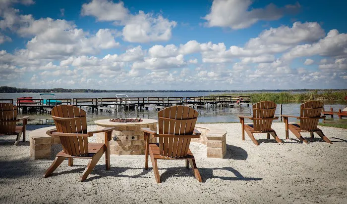 Lakeside Village Picture 3