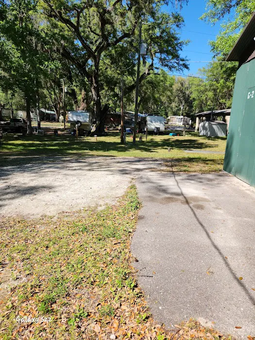 Riverside RV Park Picture 5