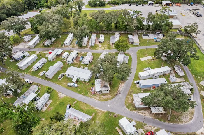 Tall Oaks Village Mobile Home Park & RV Park Picture 5