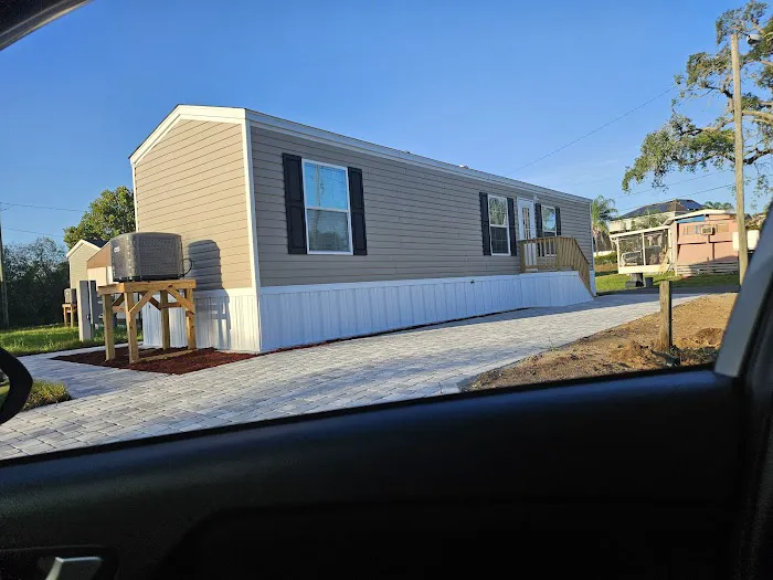 Oak Lane Mobile Home Park Picture 4