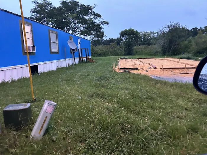 Oak Lane Mobile Home Park Picture 8